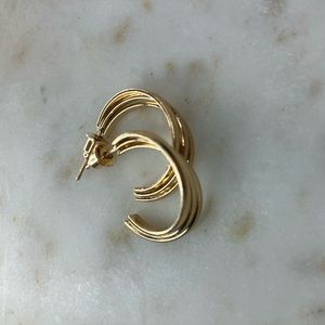 Small gold hoops
